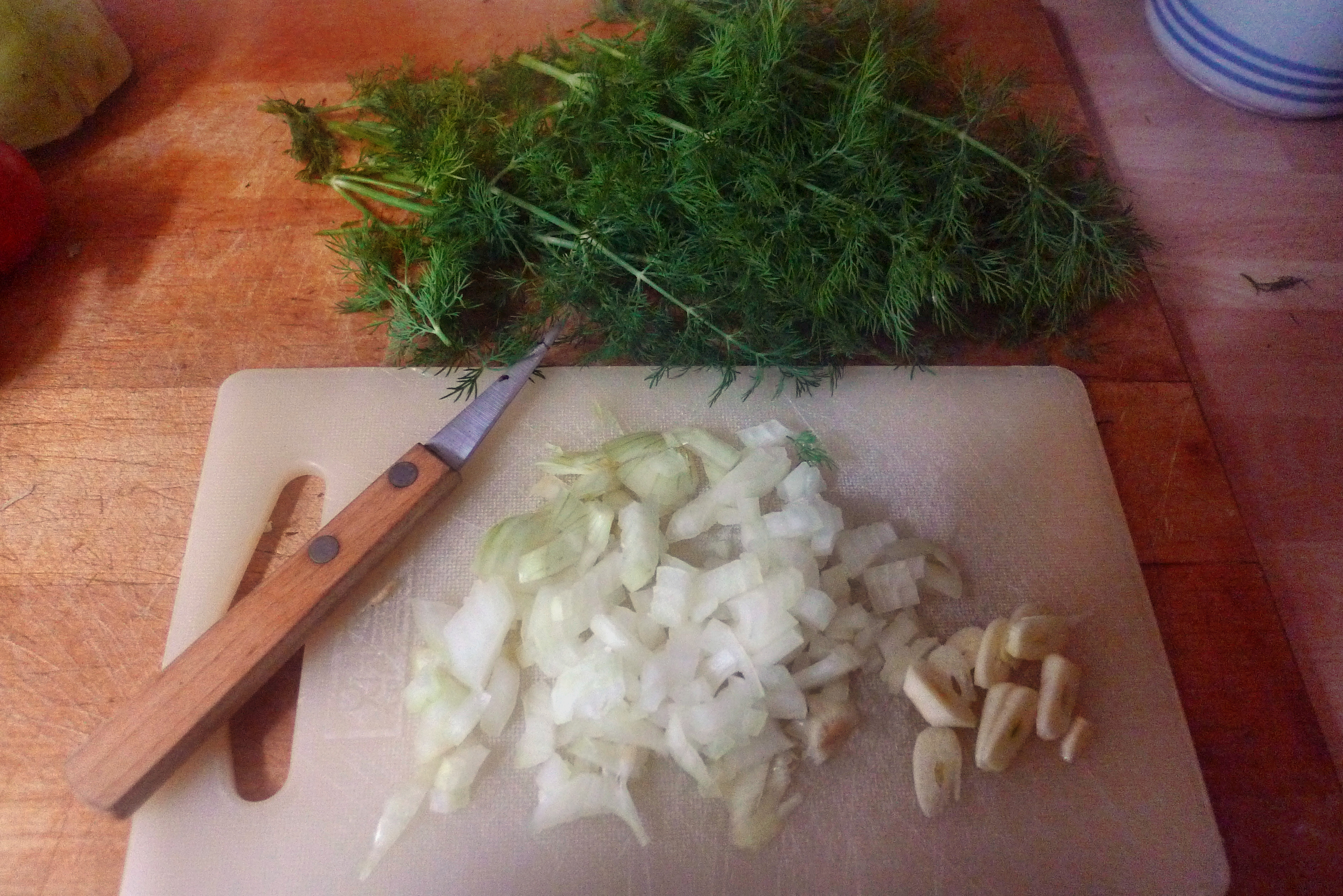Topinambur-Kohlrabisalat-Gebratene Tomaten-Lachs - 23.10.14   (14b)