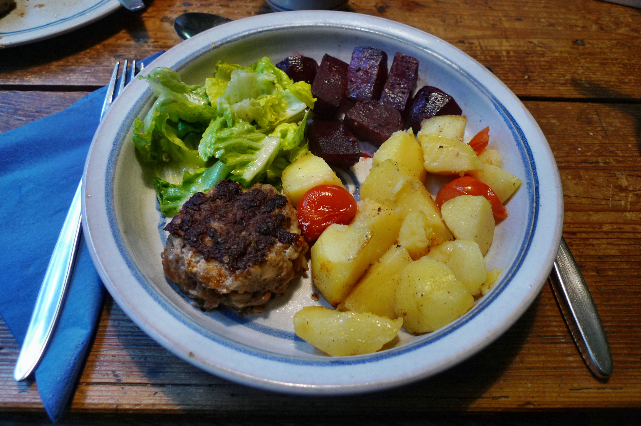 Rote Beete,Kartoffeln,Frikadellen,Salat -9.2.15   (20)