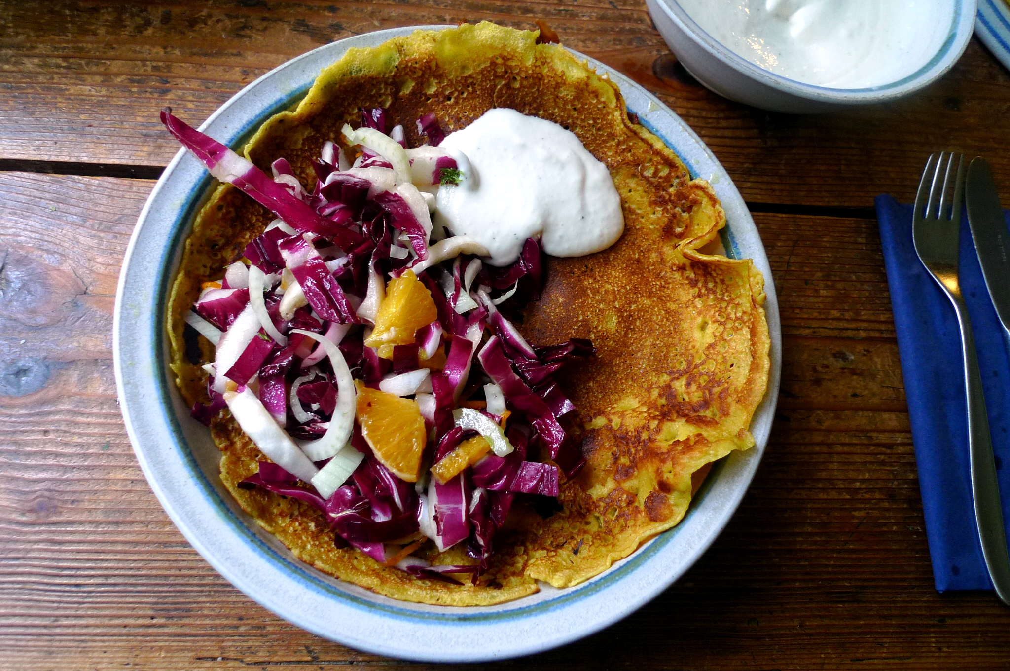 7.2.16 - Kichererbsenpfannkuchen,Salat,Gewürzbirne,vegetarisch (1)