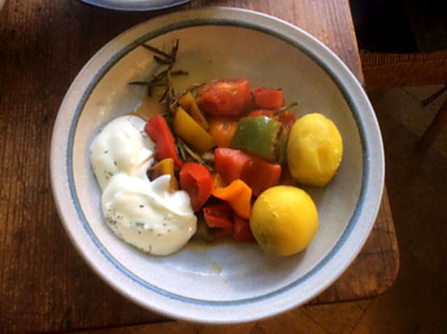 18.4.16 - Paprikapfanne,Joghurtdip,Kartoffeln,vegetarisch (8)