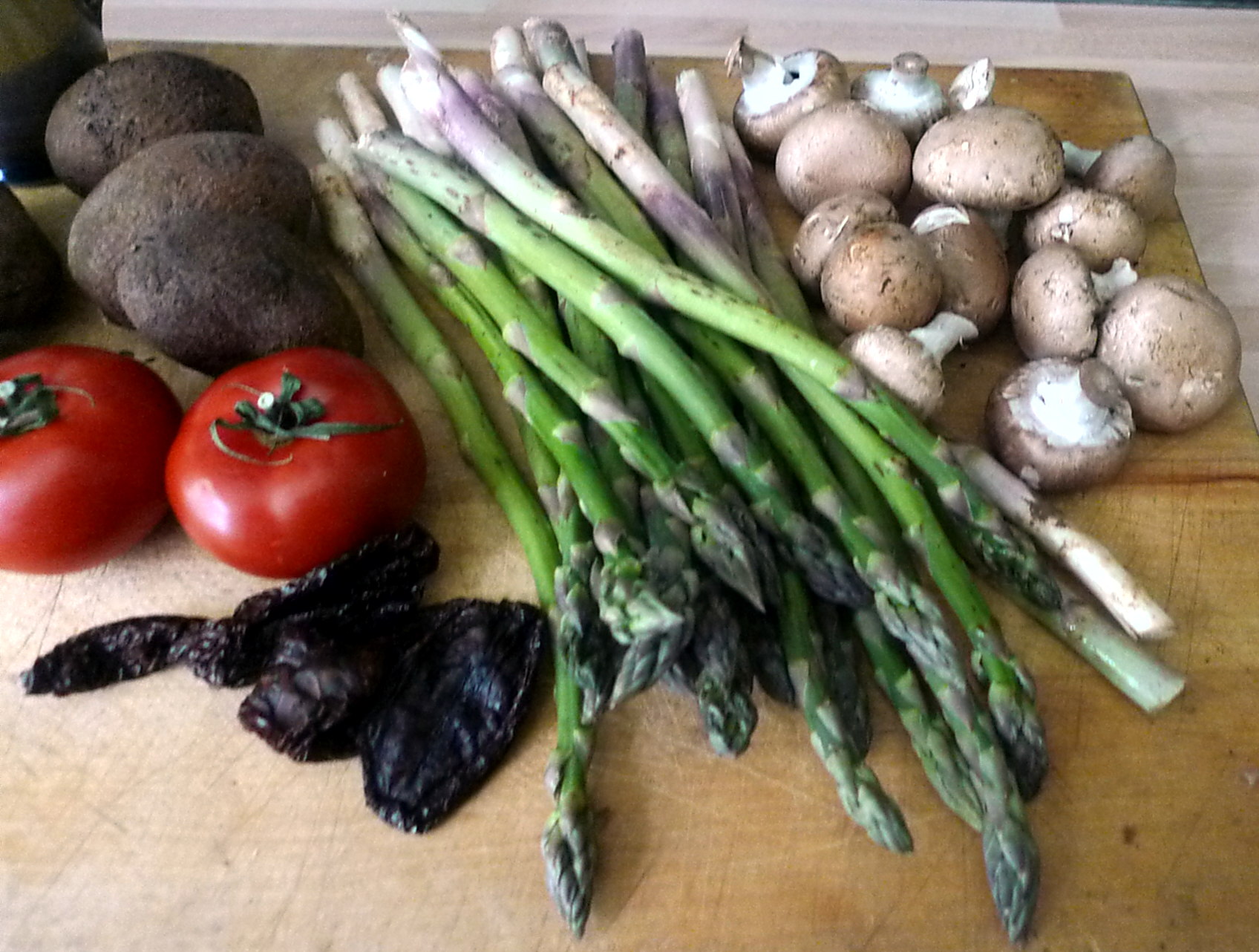 30.5.16 - Grüner Spargel,Champignon,Bratkartoffeln,Gurgensalat (4)