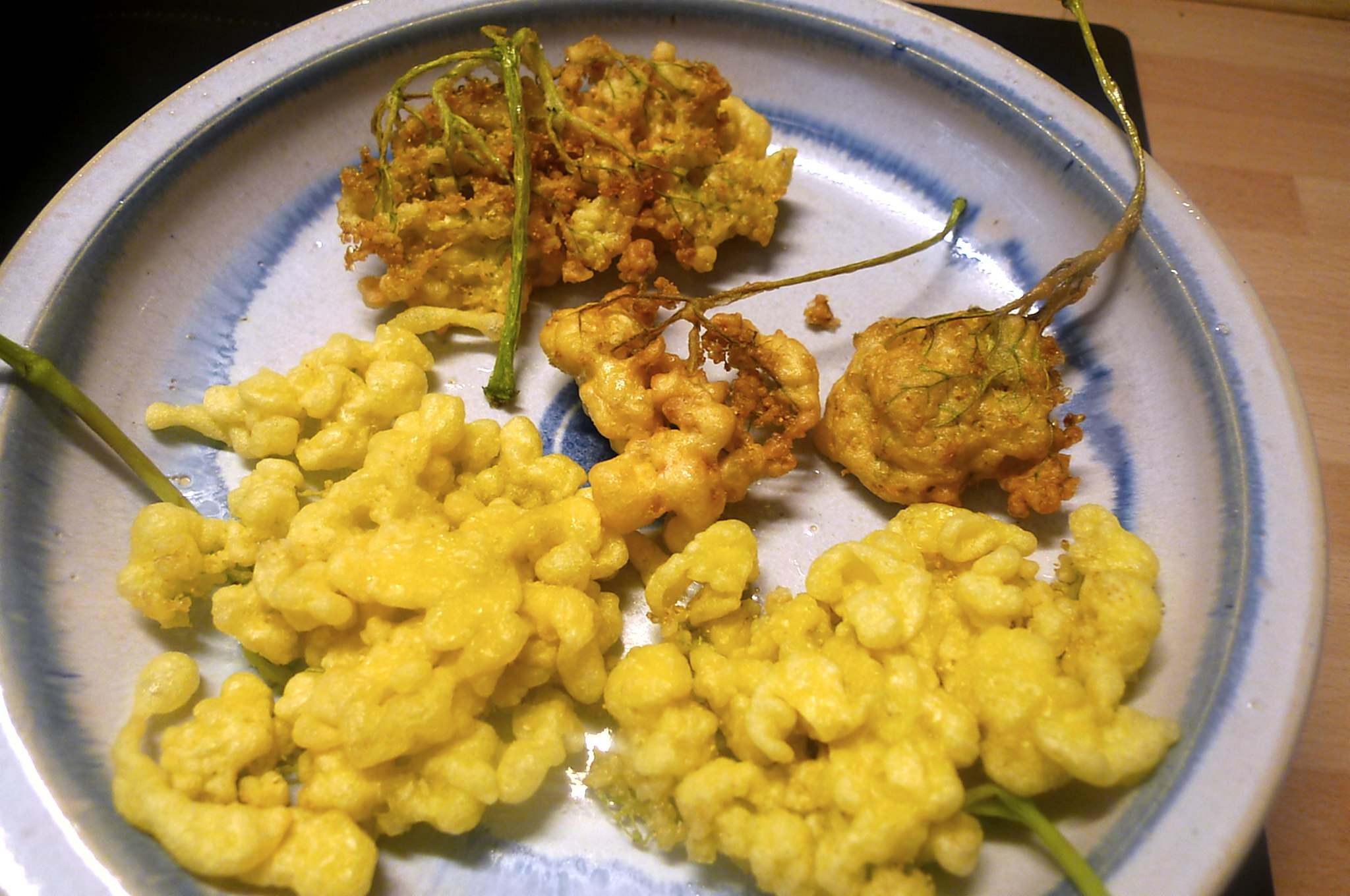 19.6.16 - Hollunderblüten in Eierkuchenteig (7)