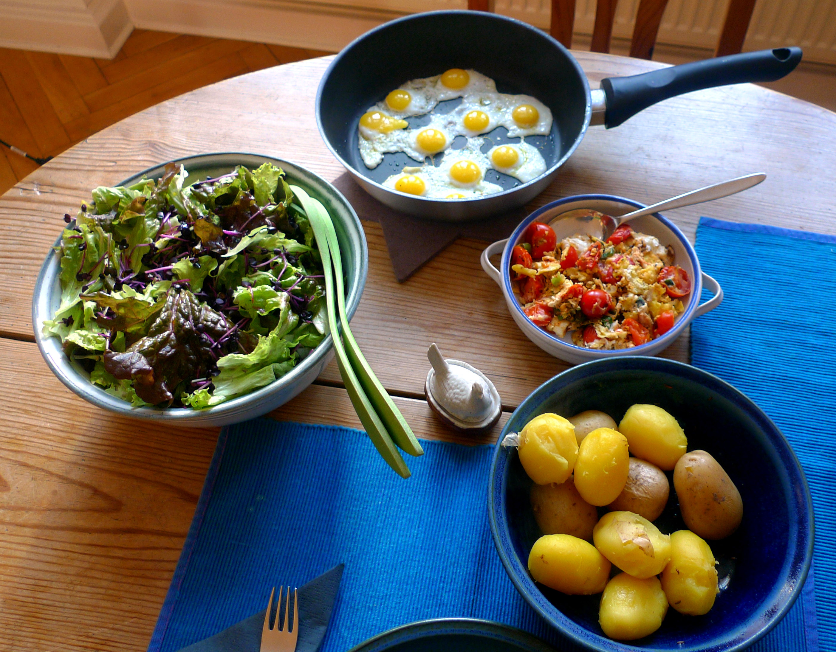 wachtel-spiegeleiruhreipellkartoffelsalat-2