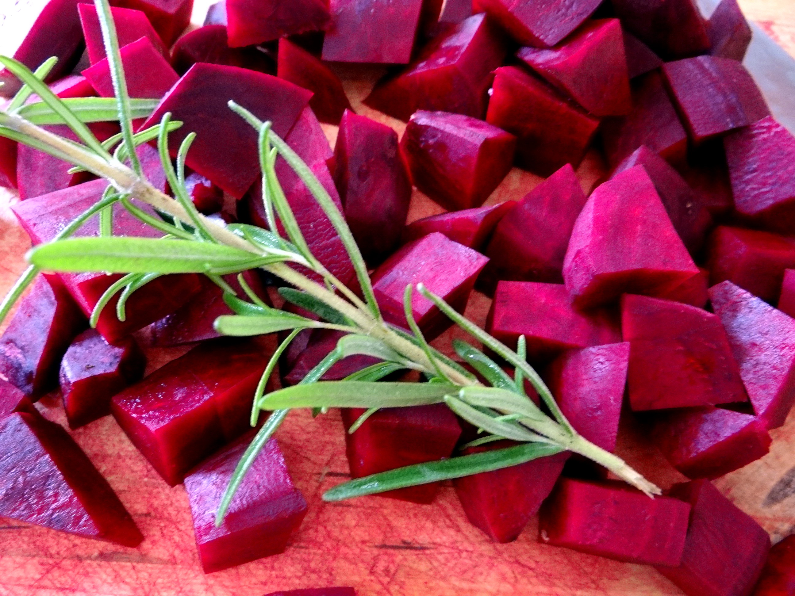 rote-beetegemuseofenkartoffelquark-dipfeldsalat-5