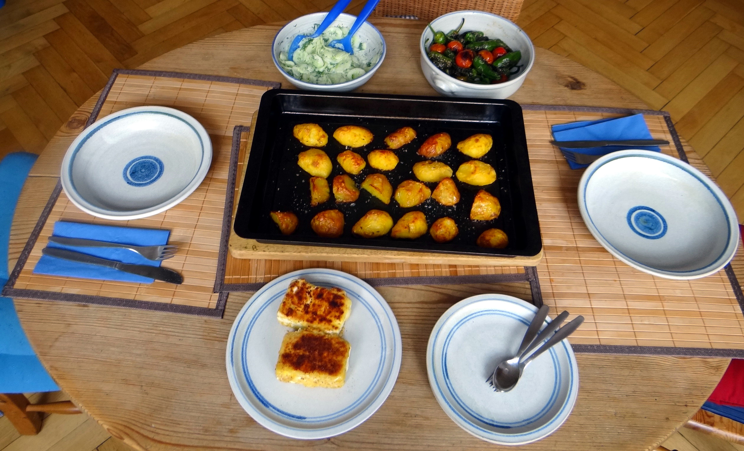 Gebackener Feta,Ofenkartoffel,Pimientos,Gurkensalat,Walleln (13)