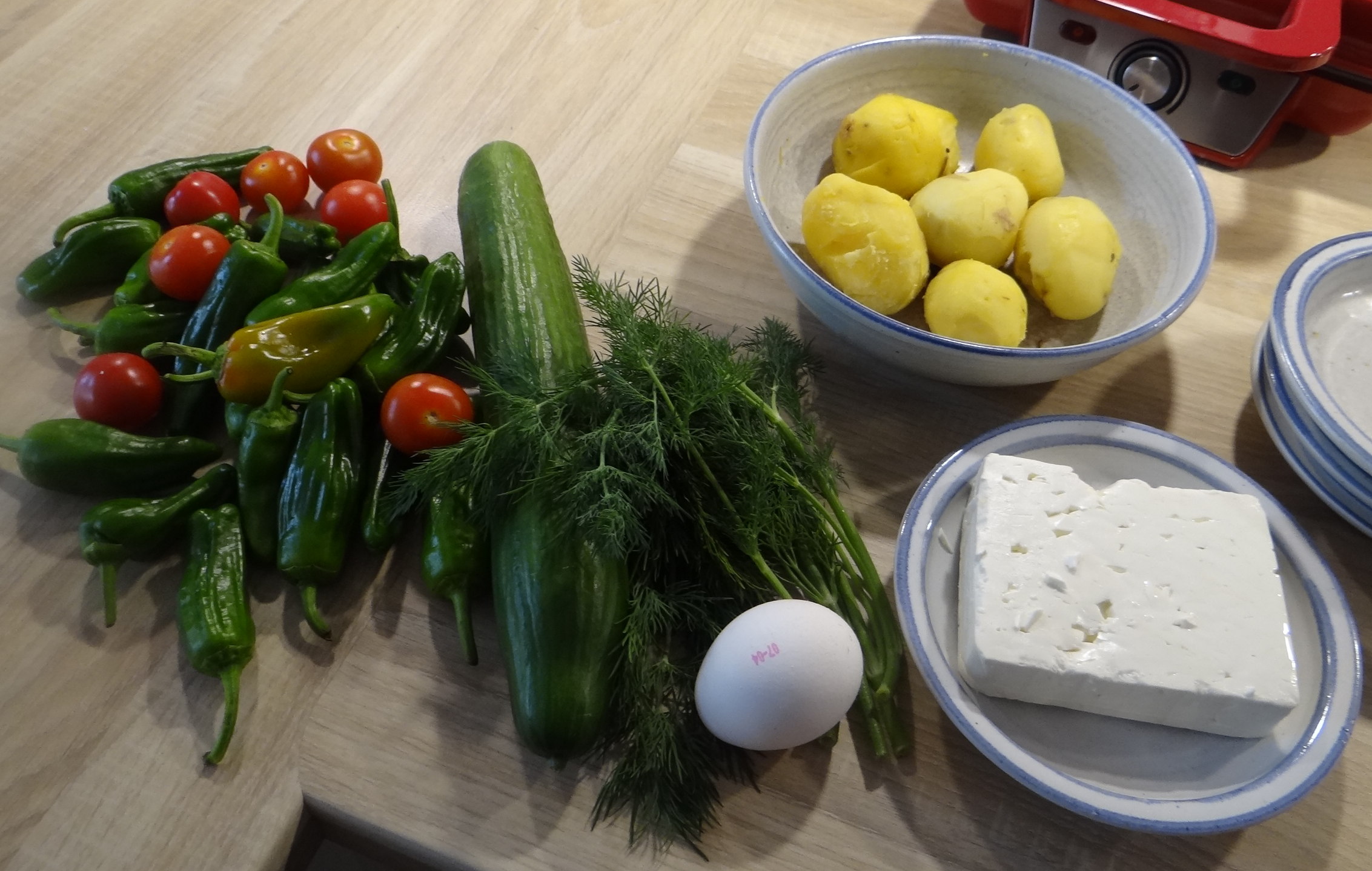 Gebackener Feta,Ofenkartoffel,Pimientos,Gurkensalat,Walleln (5)