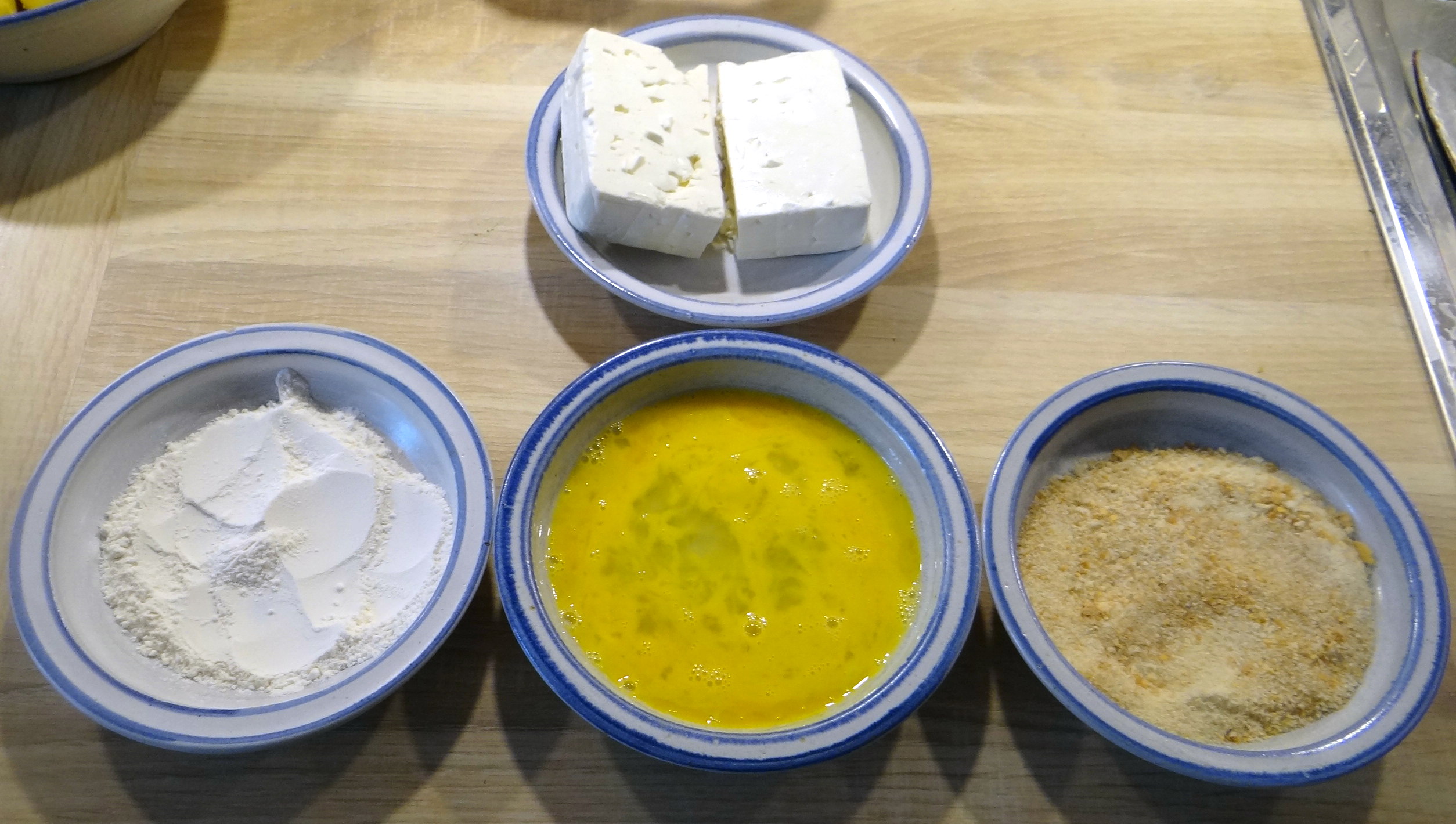 Gebackener Feta,Ofenkartoffel,Pimientos,Gurkensalat,Walleln (6)