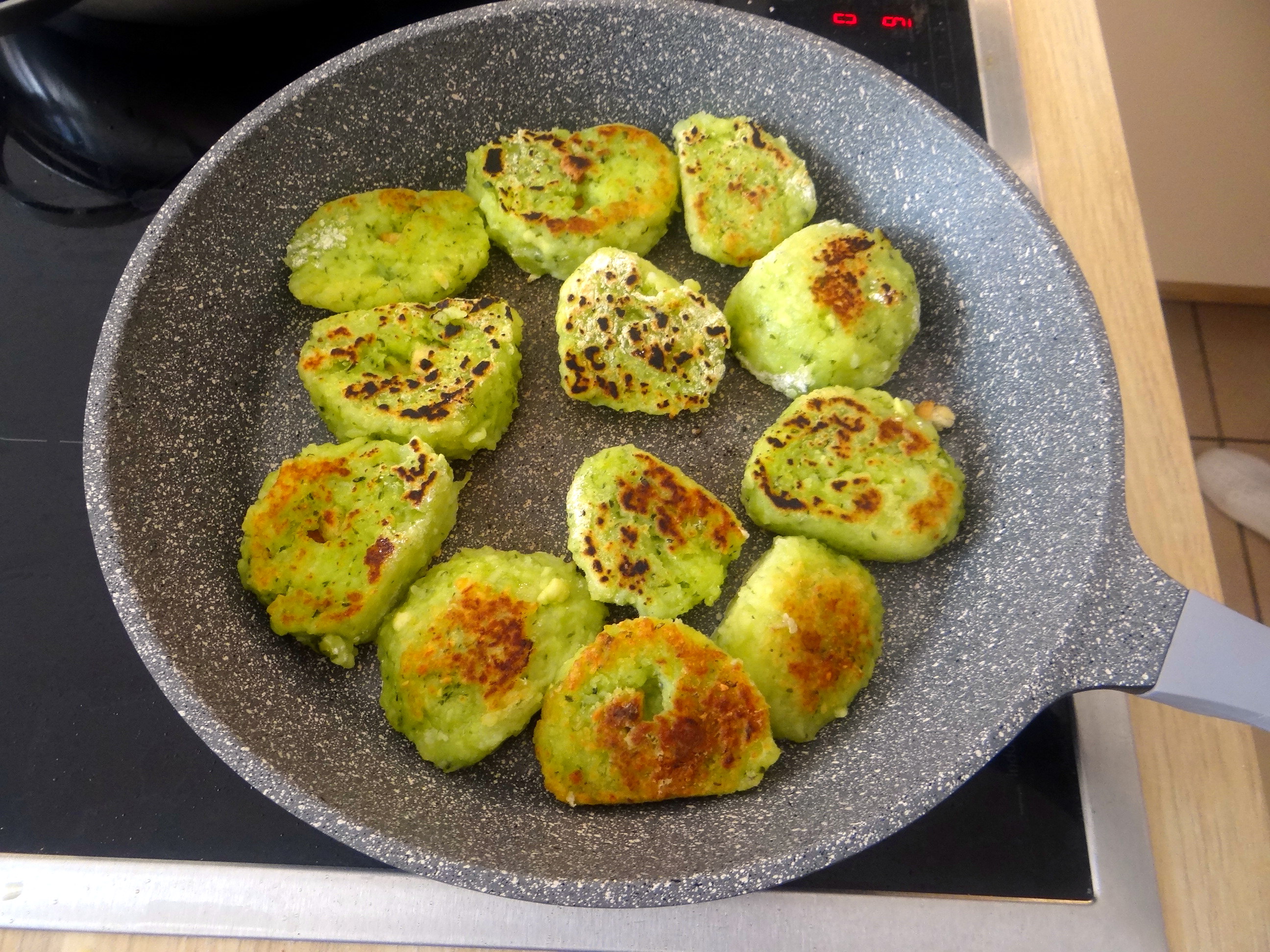 Gebratene Kloßscheiben,Paprikapfanne (11)