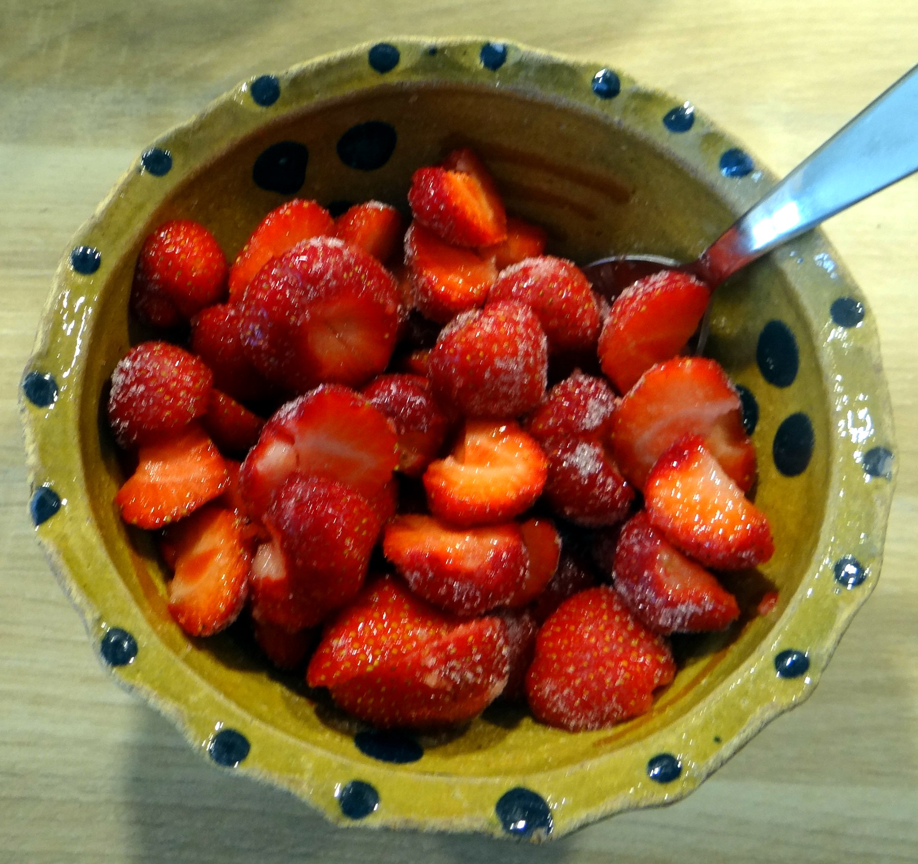 Rührei mit Tomaten,Pellkartoffeln,Gurkensalat,Erdbeeren,vegetarisch (16)