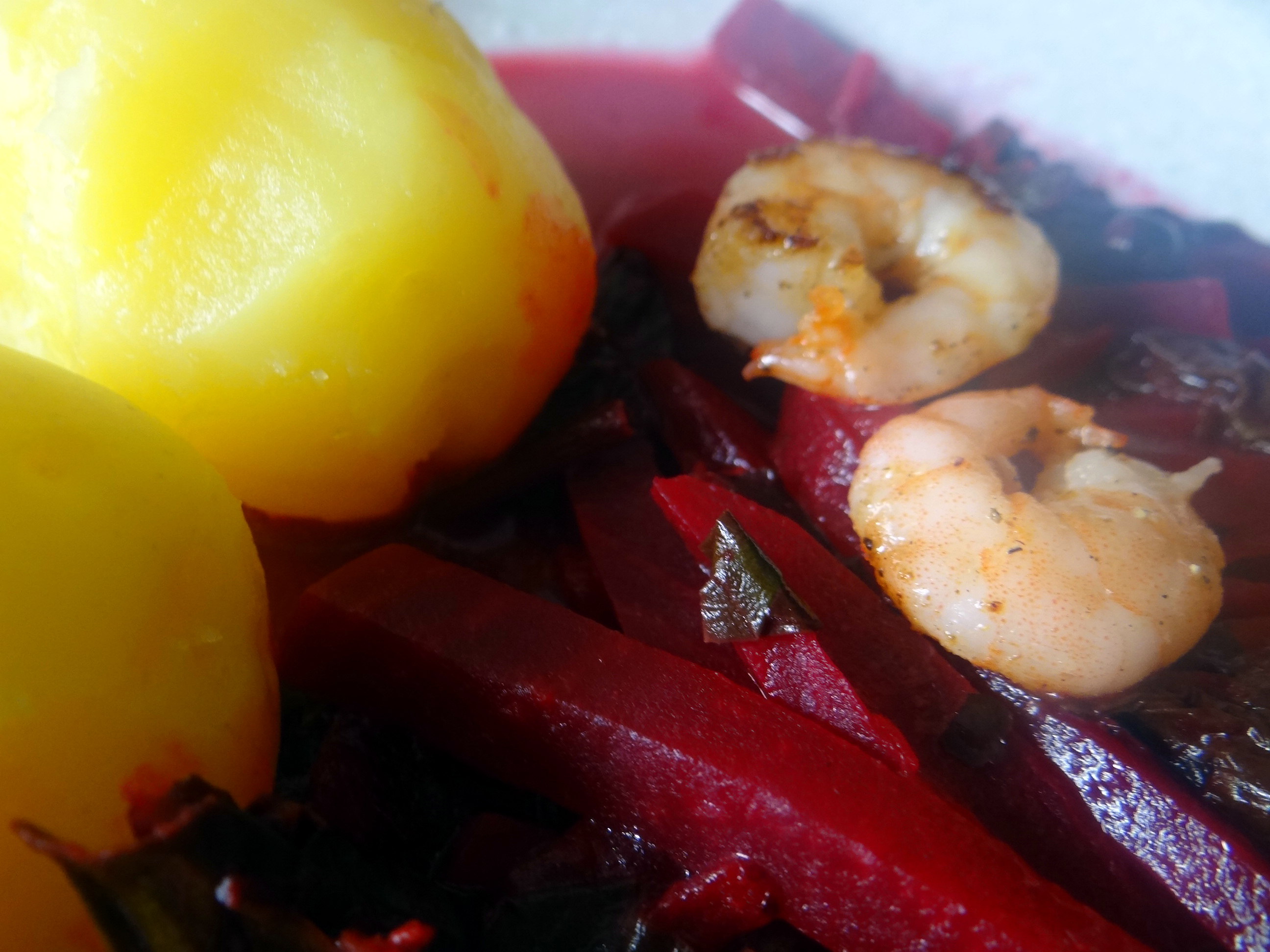 Rote Beete Gemüse,Garnelen,Pellkartoffeln (3)