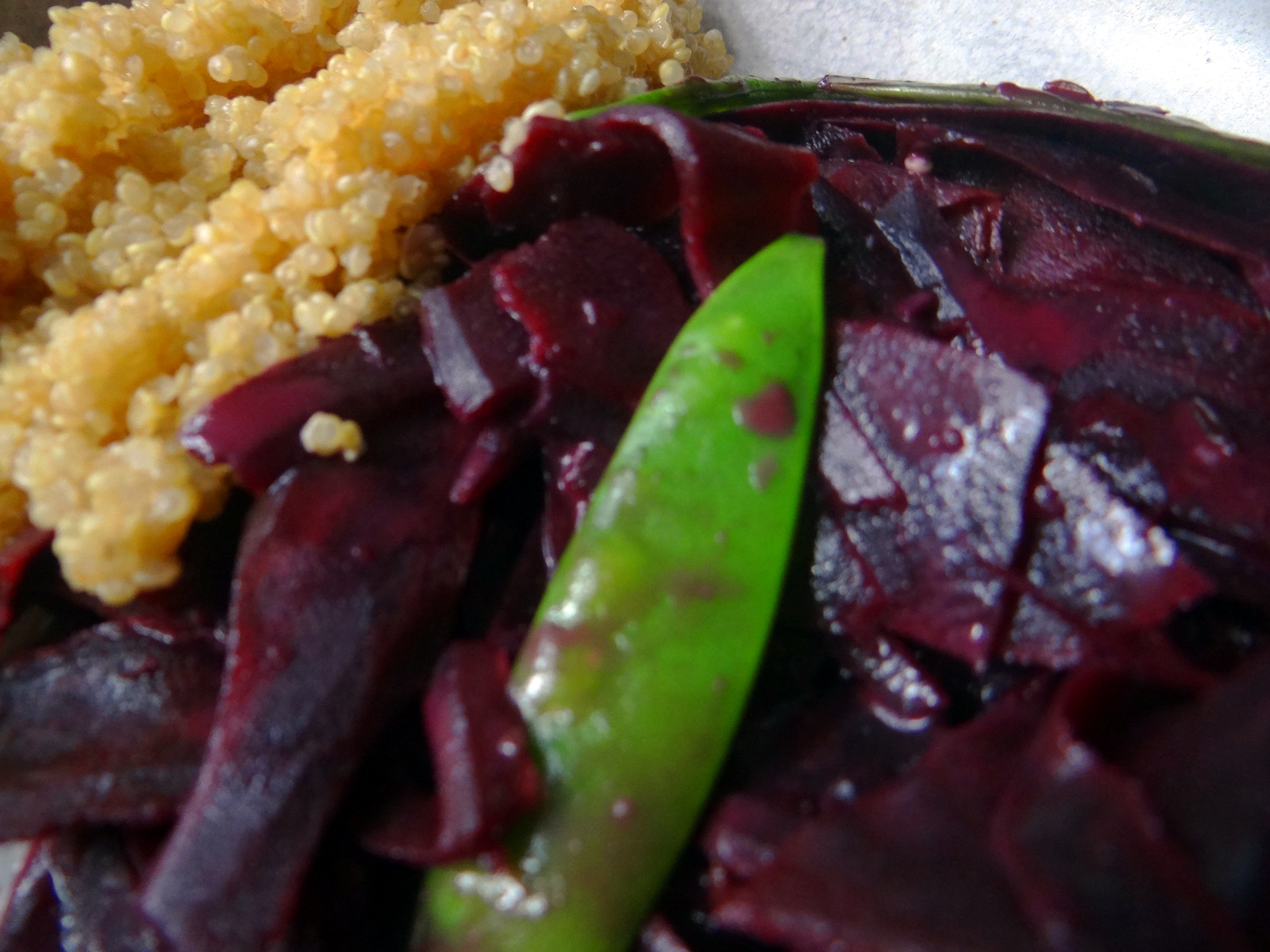 Schwarze Möhren mit weißem Quinoa (3)