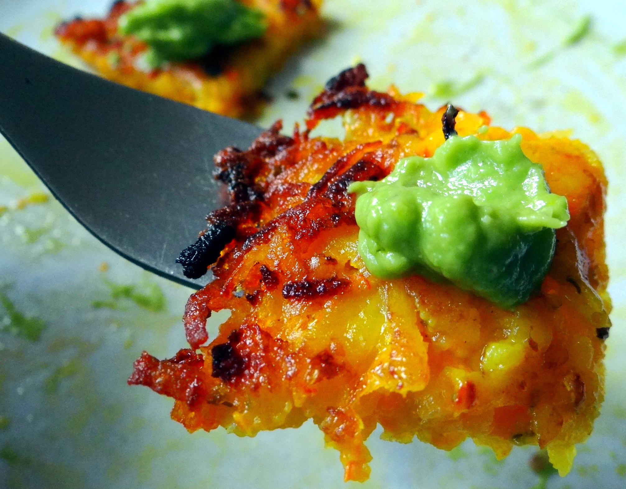 Kürbis-Kartoffel Puffer,Guacamole,Feldsalat (4)