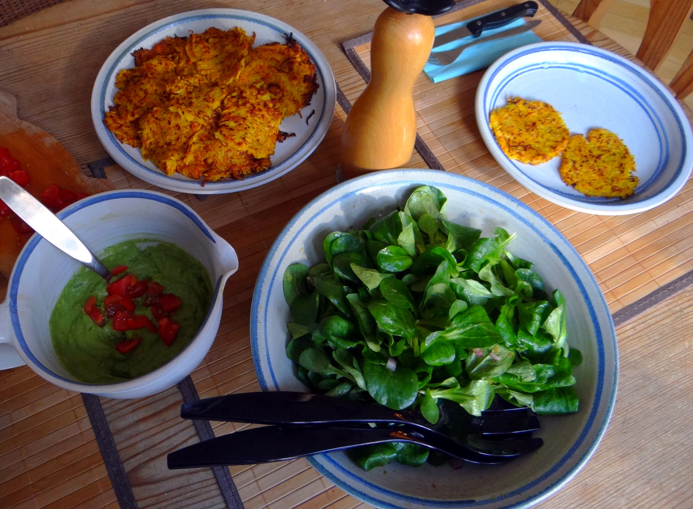 Kürbis-Kartoffel Puffer,Guacamole,Feldsalat (5)