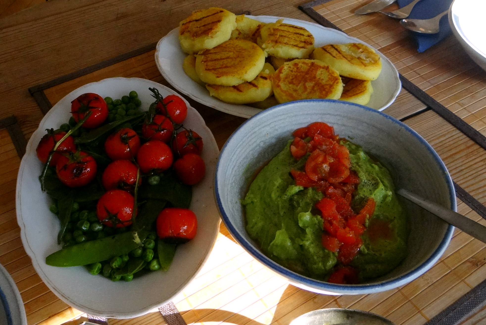 Kartoffel Taler,Guacamole,Gemüse (3)