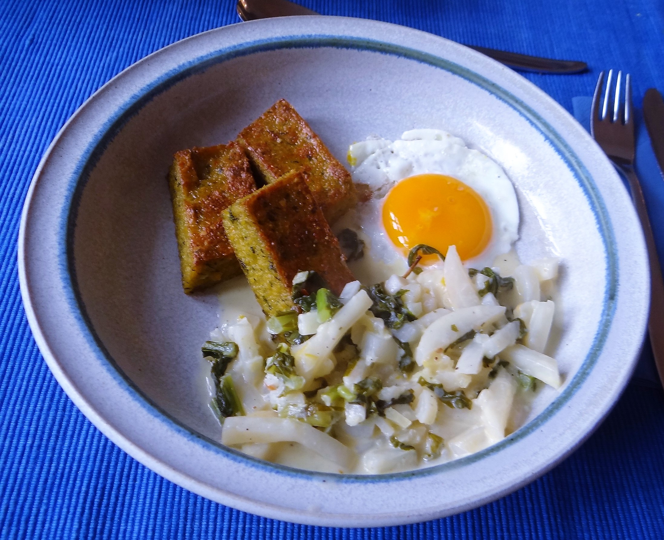 Mairübchen,Bärlauchpolenta,Zitronenpudding (14)