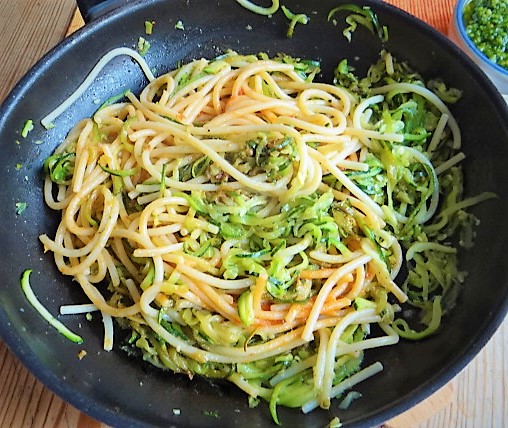Hartweizengries Nudeln mit Zucchini Zoodles (19)