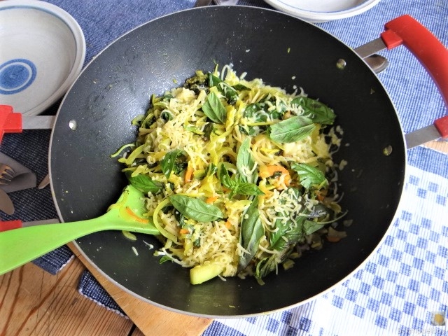 Zucchini,Mangold und Reste vom Vortag (13).JPG