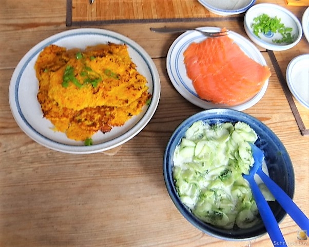 Kürbisrösti,Lachs,Salat,Rhabarberkompott (18)