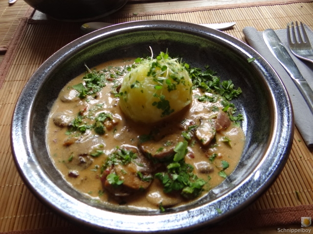 Gefüllte Klöße mit Pilzsauce (31)