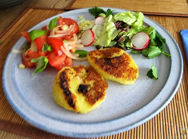 Kloßscheiben und Salate (1)