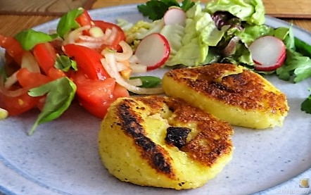 Kloßscheiben und Salate (2)