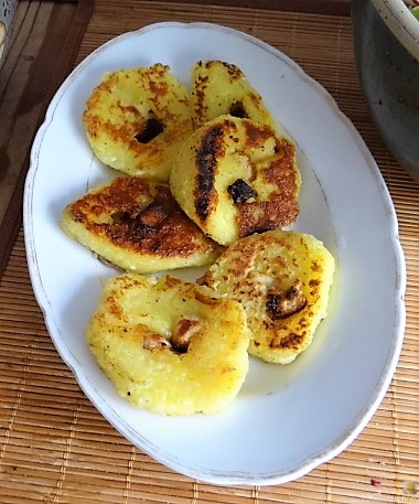 Kloßscheiben und Salate (7)